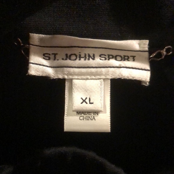 St. John Sport pantsuit.  Zip up Jacket and elastic waist bottoms.  Sz XL - Picture 5 of 7